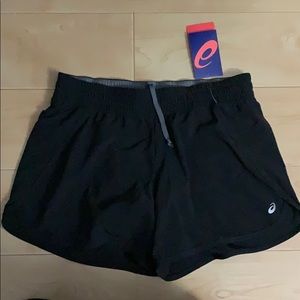 ASICS Athletic shorts size S NWT !